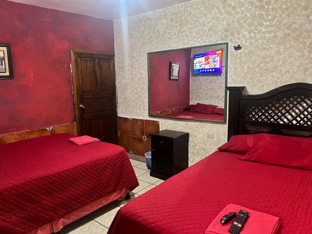 Cristales De Antigua Hotel Cristal ภายนอก รูปภาพ